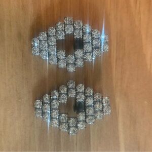 Diamond shaped,vintage, rhinestone,clip on earrings -  1 1/2“ in length.